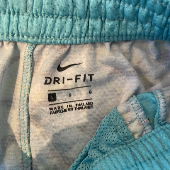 Nike Boys Dri-Fit super Cute Shorts - Size Large - Picture 4 of 4